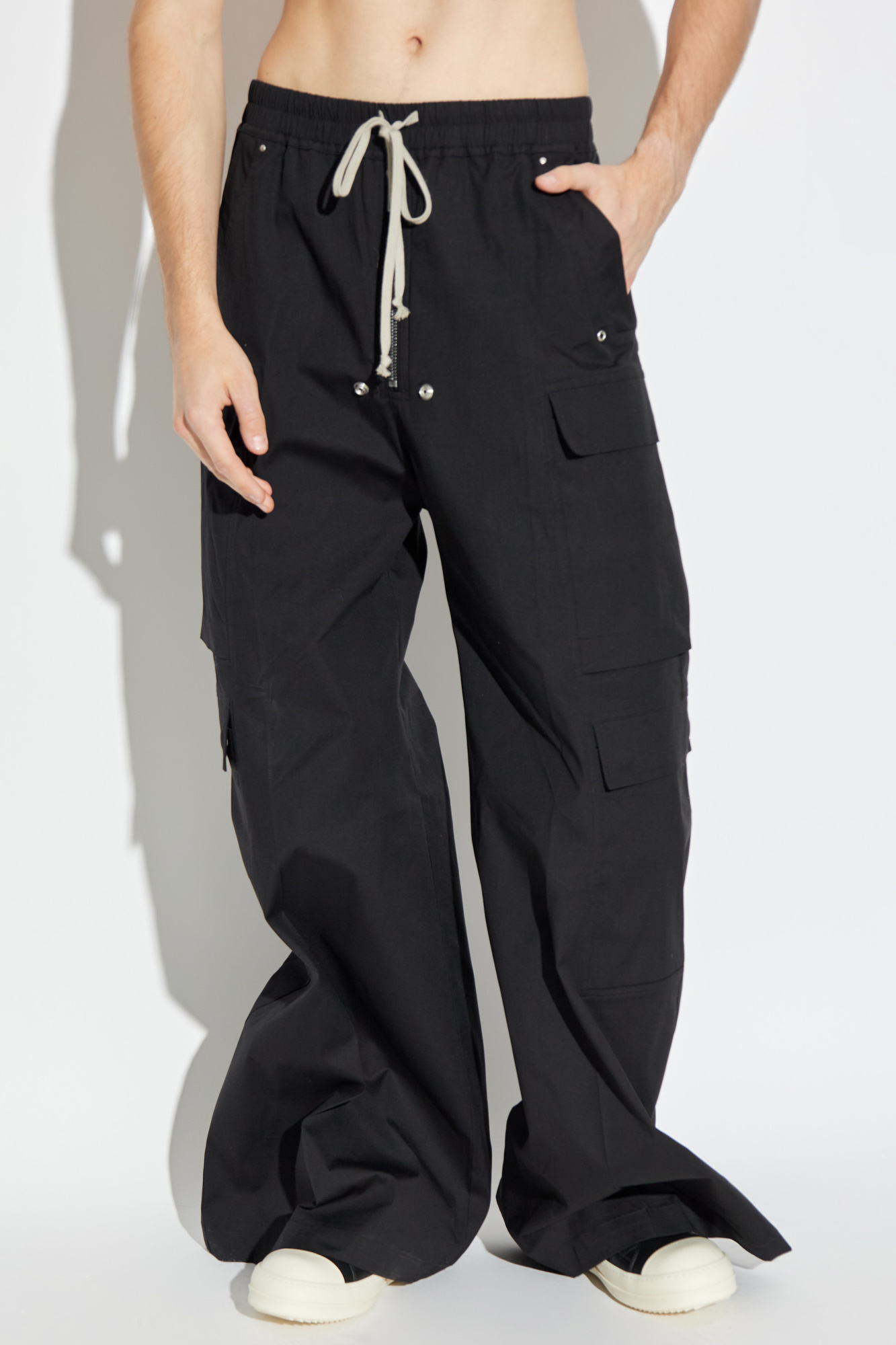 Larry Cargo Joggers in Black/Pearl – SVRN